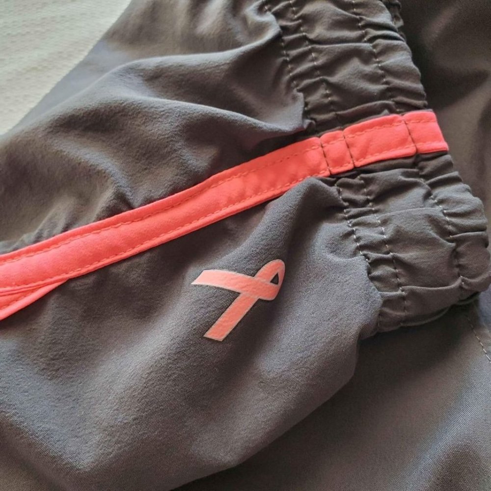 Women's Small Under Armour Shorts - Picture 4 of 4